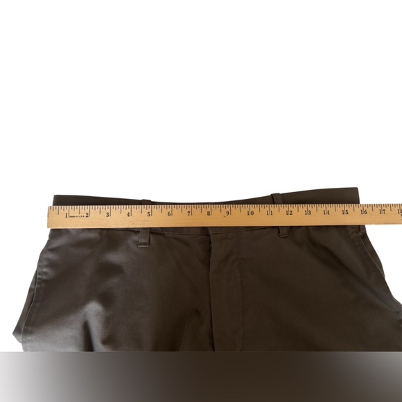GAP Men's Pants Classic Dark Gray Khakis Relaxed fit Size 31*30 - Picture 5 of 11